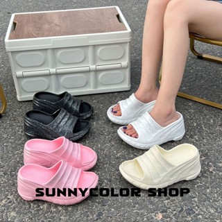 SUNNYCOLOR รองเท้าแตะผู้หญิง ความหนาพื้นรองเท้า 9 cm วัสดุเงา 2023 ใหม่ B28G0KT