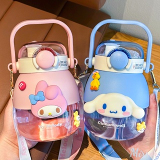 820ml Sanrio Straw Water Cup ความจุขนาดใหญ่ถ้วยดื่ม Bpa ฟรี Kuromi Melody Cinnamoroll นักเรียนกาต้มน้ำน่ารักพร้อมสายคล้อง M