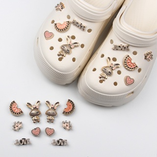 10 ชิ้น สีชมพู LOVE Rabbit INS แตะ อุปกรณ์เสริม หัวเข็มขัด DIY Jibz Croc S Charm ชุดตกแต่ง Jibz (ไม่มี)