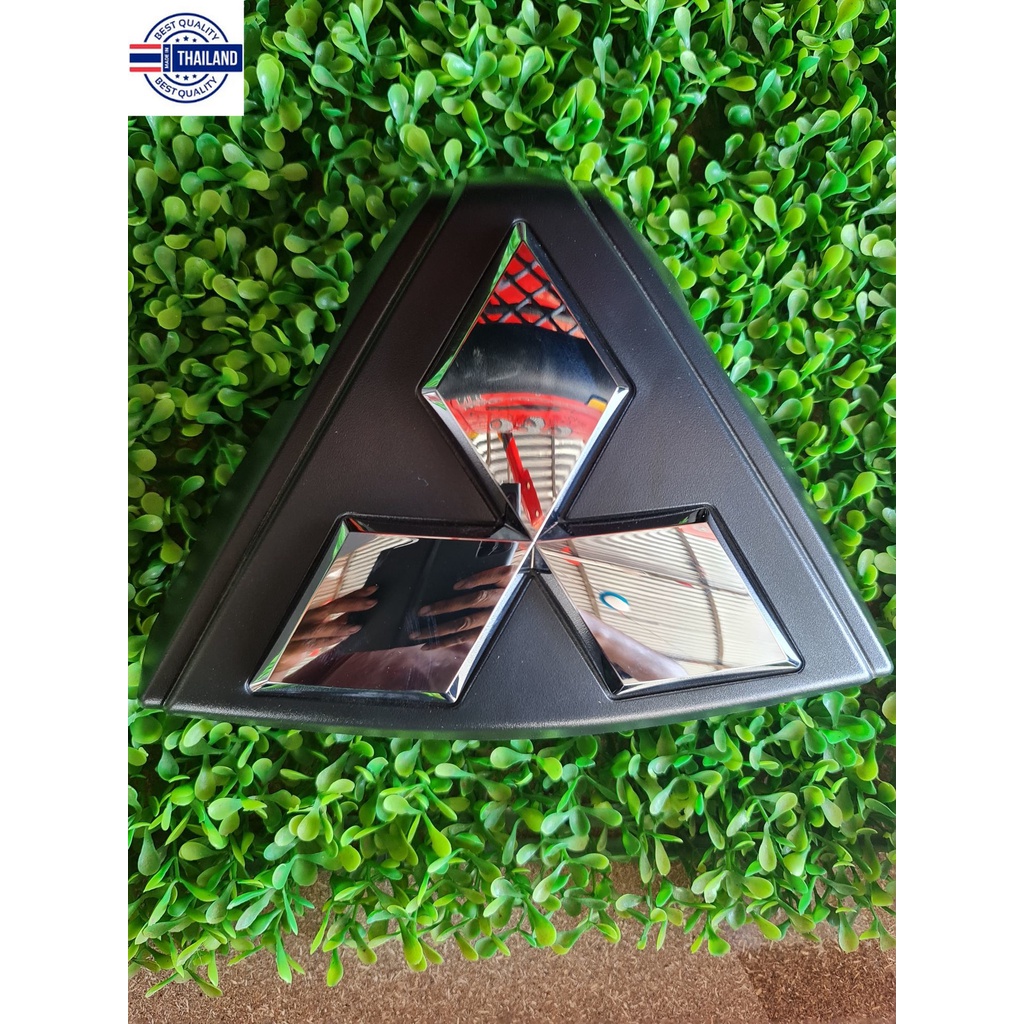 โลโก้ Mitsubishi Pajero Sport 2015-2018รุ่นไม่มีเซ็นเซอร์ genuine 0 มีทั้งพลาสติกสีเดิมแท้ศูนย์ ทำสีดำเงาเคลือเคฟล่าสีสั