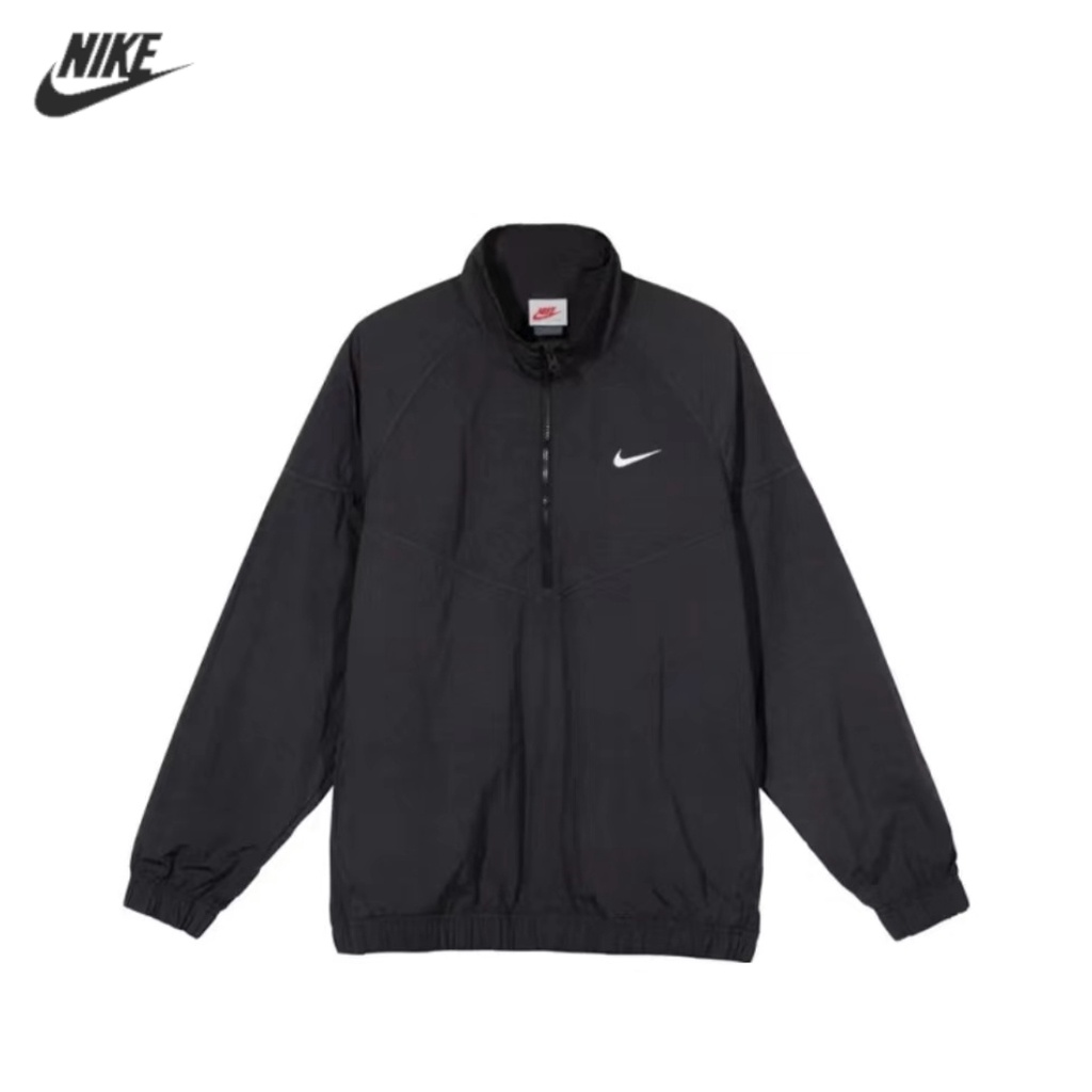 【พร้อมส่ง】ของแท้ 100% Nike เสื้อแจ็กเก็ต กันลม พิมพ์ลาย Stussy สําหรับผู้ชาย และผู้หญิง