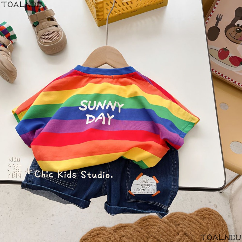 เสื้อยืดแขนสั้น ผ้าฝ้ายแท้ 100% ลายทาง สีรุ้ง เข้ากับทุกการแต่งกาย แฟชั่นสไตล์เกาหลี สําหรับเด็กผู้ชาย และผู้หญิง 20232023100%