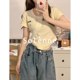 Solenne เสื้อครอป เสื้อยืดผู้หญิง ครอป baby tee สาวเรโทร 2023 NEW Style 072103