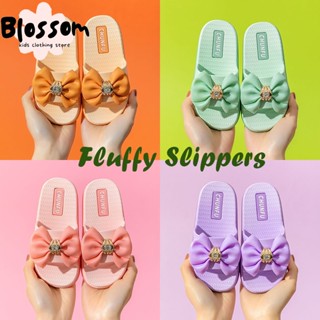 Blossom Kids Ribbon Kids Slipper รองเท้าแตะเด็กผู้หญิงแบบสวม รุ่นติดโบว์สุดน่ารัก รองเท้าแฟชั่นเด็ก พื้นนุ่ม ใส่สบาย วัสดุ PVC