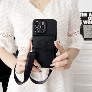 แฟชั่นย้อนยุค สําหรับ iPhone 11 Pro Max 11Pro XS XR X i7 i8 i6s i6 plus SE 2020 SE3 เคสโทรศัพท์ Soft TPU Case เคสป้องกัน Trendy hot-selling Coin Purse Checked Grain Card Package Silicone Cover พร้อมสายคล้องคอสุดเก๋