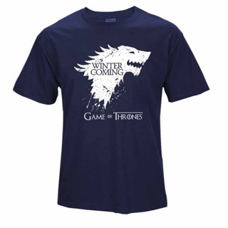 ขายดี เสื้อยืดลําลอง แขนสั้น พิมพ์ลาย The Coolmind Stark Game Of Thrones สีน้ําเงินเข้ม แฟชั่นฤดูหนาว สําหรับผู้ชาย 974817