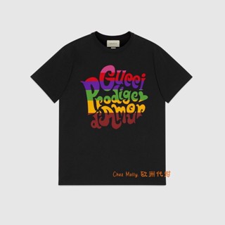 QGเสื้อเชิ้ตแขนสั้น เสื้อไม่ต้องรีด tshirt ไม่ต้องรีด ♫◪♓◮〓 Gucci เสื้อยืดแขนสั้น คอกลม พิมพ์ลายโลโก้ตัวอักษร สีรุ้ง ทรง