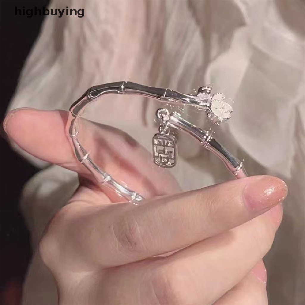 [highbuying] ปรับได้ โชคดี อวยพร ไม้ไผ่ กําไลข้อมือ ดอกบัว สีเงิน กลวง จี้ตัวอักษร กําไลข้อมือ สําหรับผู้หญิง ปรับได้ เปิด กําไล เสน่ห์ แฟชั่น ปาร์ตี้ เครื่องประดับ ใหม่ พร้อมส่ง