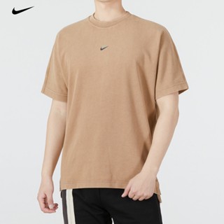 Nike เสื้อยืดลําลอง แขนสั้น คอกลม ทรงหลวม สําหรับผู้ชาย ผู้หญิง เหมาะกับการเล่นกีฬา DM6671