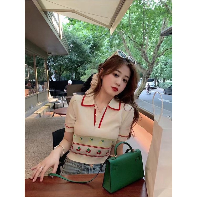 (พร้อมส่ง/ใหม่)#91002เสื้อสเวตเตอร์สั้นผู้หญิงฤดูร้อนปี 2025สไตล์ ฝรั่งเศสเสื้อไหมพรมแขนสั้นคอปกโปโล