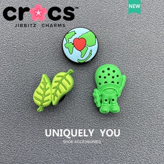 Jibbitz crocs charms หัวเข็มขัดรองเท้า อุปกรณ์เสริมรองเท้า สไตล์โลกสีเขียว DIY หัวเข็มขัดตกแต่งการ์ตูน