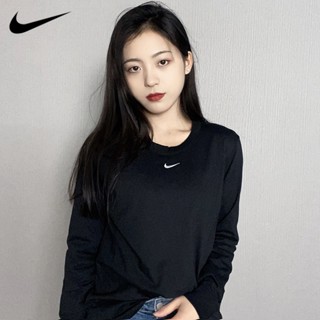 【พร้อมส่ง】ของแท้ 100% Nike เสื้อกันหนาว แขนยาว ลายโลโก้ ขนาดเล็ก สําหรับผู้หญิง DC9834-100-010