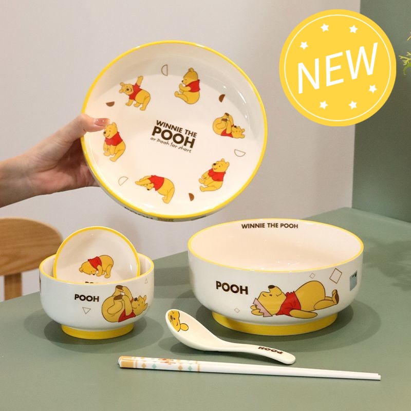 Graby2024 Disney Winnie the Pooh Tableware ชามซุปข้าวเด็กช้อนข้าวจานผลไม้จานสลัดตะเกียบชุดการ์ตูนชุดรวม One Person Food INS High-Value Ceramic Tableware ตะเกียบขายร้อน [คุ้มค่า CP]