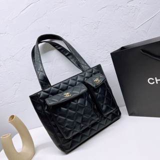 กระเป๋าสะพายไหล่ Chanel ทรงโท้ท ขนาดใหญ่ จุของได้เยอะ แฟชั่นฤดูใบไม้ร่วง 2021