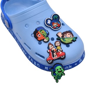 เข็มกลัด ลายการ์ตูนดิสนีย์ Jibbitz สําหรับตกแต่งรองเท้า Crocs Luca Jibits Charm