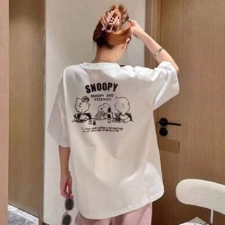 เสื้อยืดแขนสั้นลําลอง พิมพ์ลายการ์ตูน Snoopy สไตล์อเมริกัน สําหรับผู้หญิง และคู่รัก