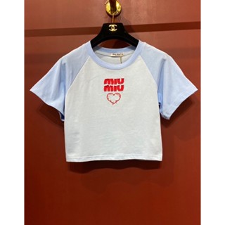 ♥ เช็คสินค้าก่อนสั่ง MIU MIU COTTON CROP TOP น่ารักไม่ไหว เสิ้อครอป สีฟ้า พาสเทล มิวมิว