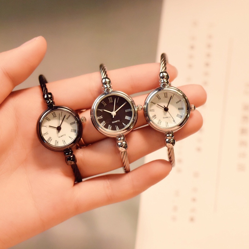【พร้อมส่ง】นาฬิกาข้อมือ ขนาดเล็ก เรียบง่าย แฟชั่นฤดูใบไม้ผลิ สําหรับผู้หญิง