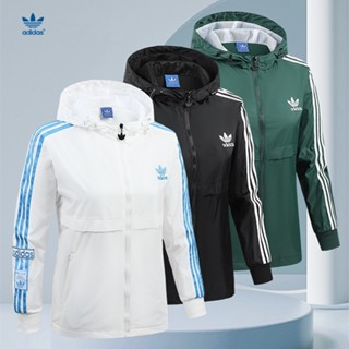 Adidas ของแท้ 100% เสื้อแจ็กเก็ต กันลม มีฮู้ด ปักลายโลโก้ใบโคลเวอร์ สามแถบ กันน้ํา แนวคลาสสิก สําหรับผู้ชาย และผู้หญิง