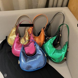 Lily Hobo กระเป๋าสะพายไหล่ ทรงเกี๊ยว มีซิป ลายหนังจระเข้ สีพื้น น้ําหนักเบา สไตล์เรโทร แฟชั่นคลาสสิก สําหรับผู้หญิง