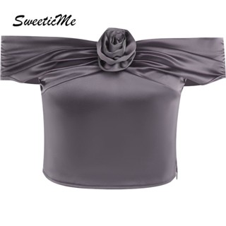 Sweeticme ใหม่ เสื้อยืดลําลอง เปิดไหล่ เข้ารูป ลายดอกไม้ สีพื้น แฟชั่นสําหรับสตรี 2023