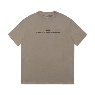 เสื้อยืดแขนสั้นลําลอง ระบายอากาศได้ดี พิมพ์ลายตัวอักษร Margiela ทรงหลวม สวมใส่สบาย สําหรับผู้ชาย