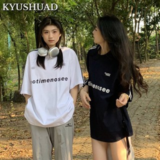 KYUSHUAD เสื้อยืดคู่รัก Racing Element แขนสั้นทรงหลวมริบบิ้นลายอเมริกันย้อนยุค