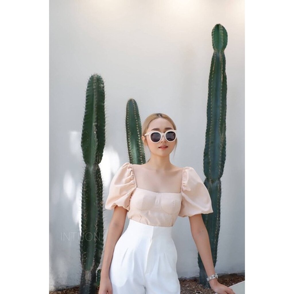 (ตัวสุดท้าย) เสื้อครอปแขนสเมิร์ฟ Tag INTUON✨Wewaขายดี เสื้อครอปแขนตุ๊กตา ชุดไปคาเฟ่ ชุดไปเที่ยว - รูปที่ 2