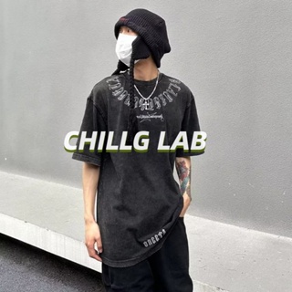 CHILLG LAB เสื้อยืดพิมพ์สไตล์เมืองของผู้ชายคอกลม ins น้ำมาตรฐานเยาวชนที่นิยมฤดูร้อนแฟชั่นน้ำยี่ห้อแนวโน้มแขนห้าส่วน