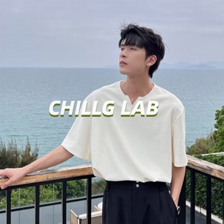 CHILLG LAB เสื้อยืดสไตล์เกาหลีคอวีแขนสั้นผู้ชายระดับไฮเอนด์หลวมสีทึบทุกเทรนด์แขนกลางครึ่งแขน