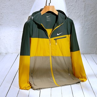 Nike เสื้อแจ็กเก็ต กันลม มีฮู้ด ทรงหลวม น้ําหนักเบา ของแท้ 100% สําหรับผู้ชาย