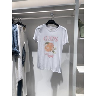 Guess พร้อมส่ง เสื้อยืดคอกลม แขนสั้น ผ้าฝ้าย พิมพ์ลายตัวอักษร แฟชั่นฤดูร้อน -W3YI01K9SN1