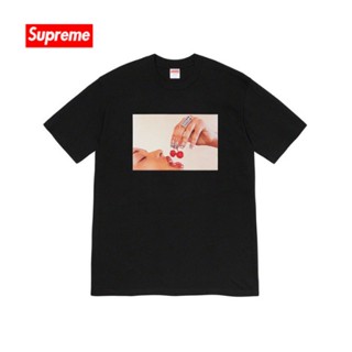 [พร้อมส่ง] เสื้อยืดลําลอง แขนสั้น ทรงหลวม ลาย Supreme 20SS CHERRIES ของแท้ 100% สไตล์อเมริกัน สําหรับผู้ชาย ผู้หญิง