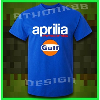  พิมพ์ลาย เสื้อยืดครอปเสื้อยืดท็อปแขนสั้น ผ้าฝ้าย 100% ขนาดใหญ่ ลาย Aprilia Racing Gulf Oil สําหรับผู้ชายS-5XL
