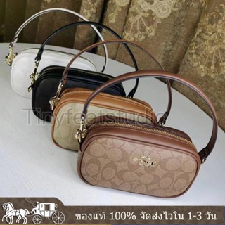 Jamie Wristlet In Signature Canvas CA718 ผู้หญิง กระเป๋าสะพายข้าง COAC H กระเป๋ากล้อง แบบพกพาและเรียบง่าย ลายคลาสสิค