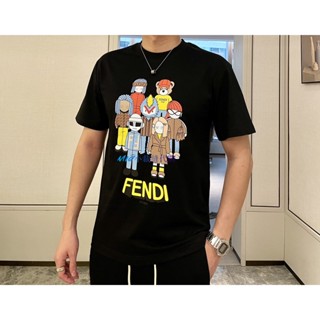 Feendil เสื้อยืดคอกลม แขนสั้น พิมพ์ลายโลโก้การ์ตูน ทรงหลวม สวมใส่สบาย เสื้อยืด สไตล์คลาสสิก แฟชั่นฤดูร้อน สําหรับผู้ชาย และผู้หญิง