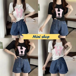 Mini shop🌸พร้อมส่ง🌸 (5A90) เสื้อแขนสั้นไหมพรม คอกลมลายตัวอักษร H