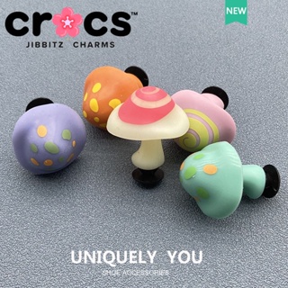 Jibbitz Crocs charms หัวเข็มขัดเรืองแสง รูปเห็ดน่ารัก 3D อุปกรณ์เสริม สําหรับตกแต่งรองเท้า 2023