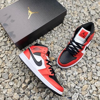 Air Jordan 1 mid “Chicago black toe” AJ1 รองเท้าบาสเก็ตบอล สําหรับผู้ชาย ผู้หญิง