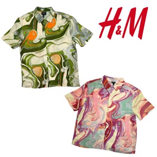 H&amp;M เสื้อเชิ้ตลําลอง Lyocell แบบเป็นทางการ สีเขียวรุ้ง สําหรับผู้ชาย