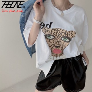 Thhone เสื้อยืดลําลอง แขนสั้น พิมพ์ลาย สีขาว ทรงหลวม สไตล์เกาหลี วินเทจ แฟชั่นสําหรับสตรี