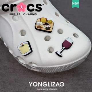 Jibbitz crocs charms หัวเข็มขัดรองเท้า อุปกรณ์เสริมรองเท้า ชุดอาหารค่ํา แสงเทียน DIY สนุก ตกแต่งหัวเข็มขัด