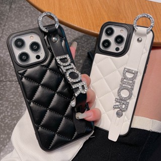 เคสโทรศัพท์มือถือหนัง ประดับเพชร พร้อมสายคล้องข้อมือ สําหรับ iPhone 14ProMax 13 12 11