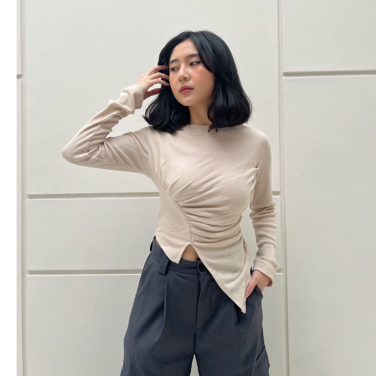 เสื้อแขนยาวผู้หญิง Alba Mala Top 071