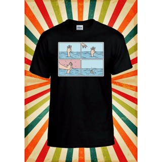 【เสื้อยืดใหม่】เสื้อผ้าผชDrowning High Five Funny Cool Retro สุดฮาS-5XL