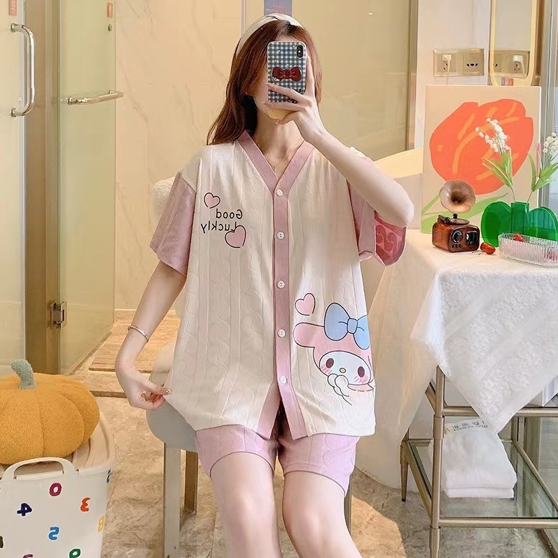 2000 SPS ชุดนอนไหมผสมผ้าคอตตอนเนื้อผ้าบาง แขนสั้นขาสั้น ลวดลายน่ารักๆ เซตชุดนอนเสื้อ+กางเกง พร้อมส่งจากไทย