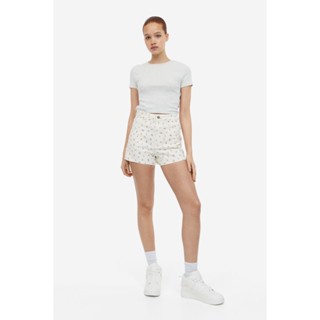 H&amp;M  Woman High-waisted twill shorts 1150536_2