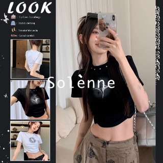 Solenne  เสื้อครอป เสื้อยืดผู้หญิง ครอป baby tee สาวเรโทร 2023 NEW Style คุณภาพสูง สไตล์เกาหลี สวยงาม ins A99J37Z 36Z230909