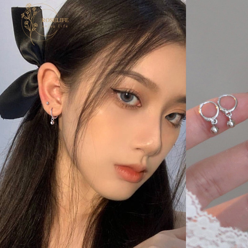 Roselife ต่างหูห่วง ทรงกลม ขนาดเล็ก สีเงิน สไตล์เกาหลี สําหรับผู้หญิง เหมาะกับการแพ้ง่าย น่ารัก เลือกฟรีเครื่องประดับหู