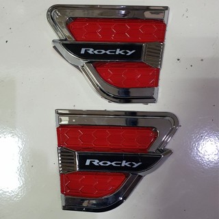 Daihatsu Rocky chrome list ตราสัญลักษณ์ ระบายอากาศ ด้านข้าง สีแดง